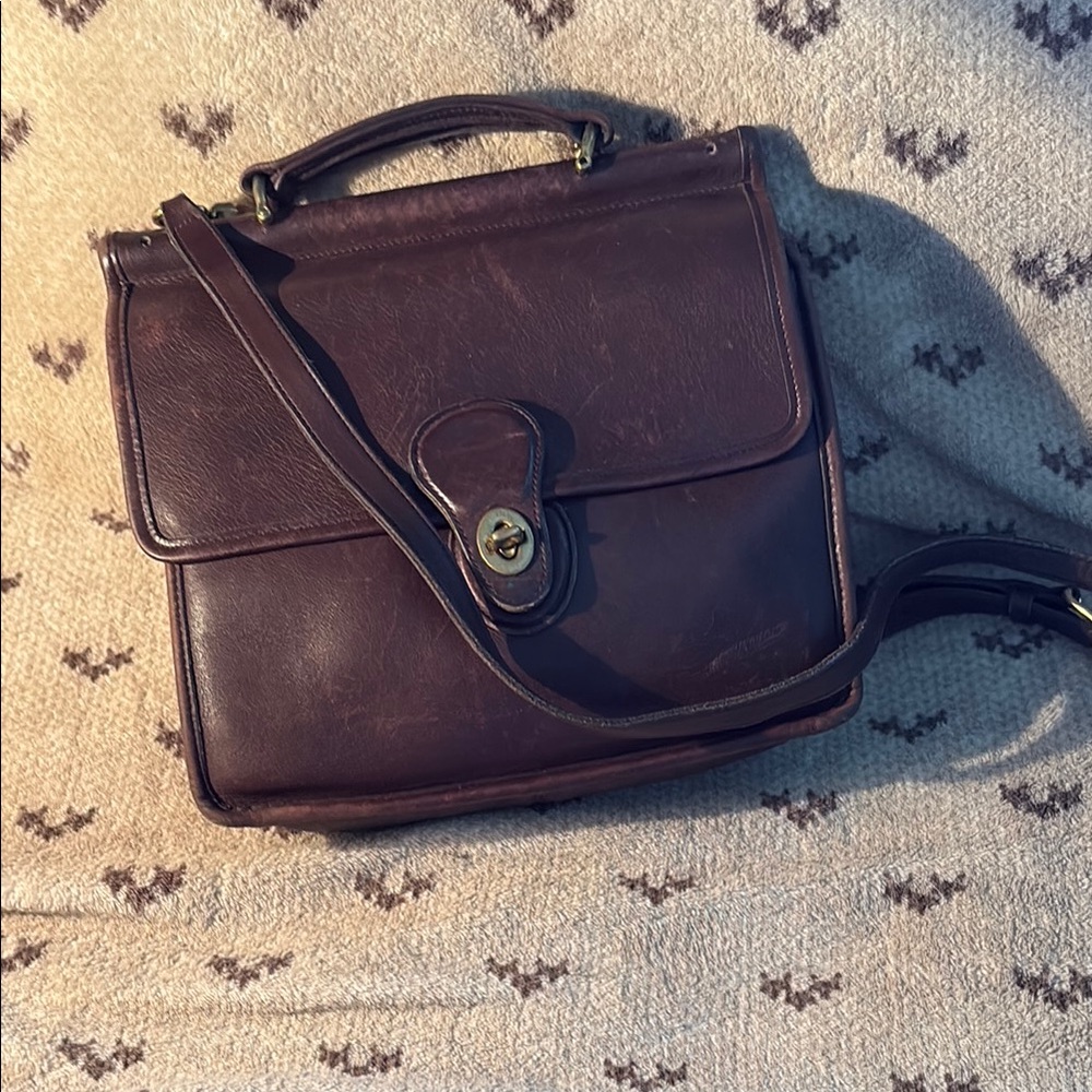 Vintage! Coach Brown Leather Crossbody Bag with Turnlock Closure Style No 9927